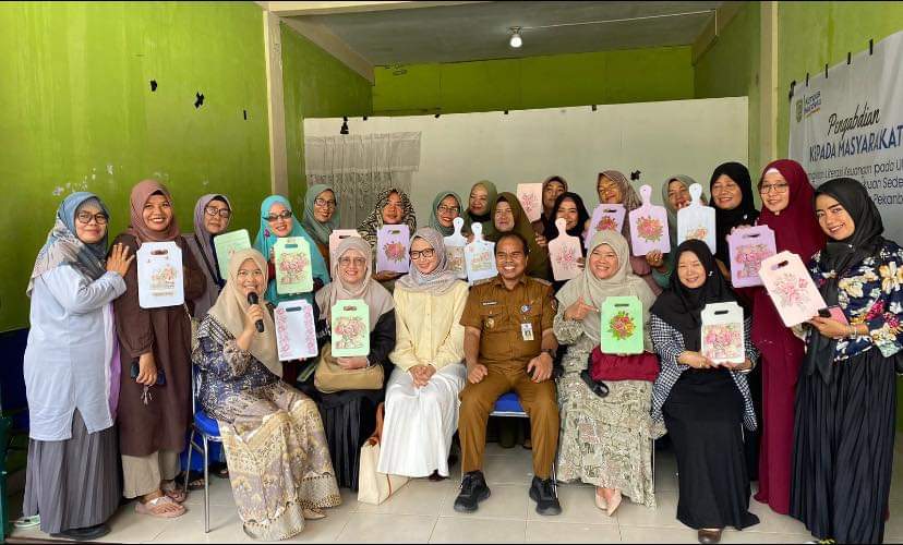 Dosen Fakultas Ekonomi dan Bisnis Mengadakan Pengabdian Kepada Masyarakat di Kelurahan Tuah Madani Dosen Fakultas Ekonomi dan Bisnis Mengadakan Pengabdian Kepada Masyarakat di Kelurahan Tuah Madanii