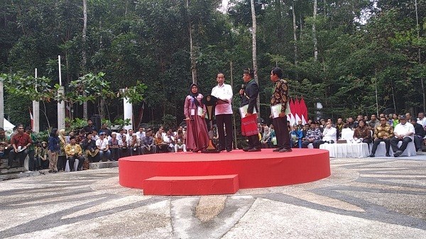 Presiden Jokowi Minta Gubernur dan Kapolda Riau Tanggapi Keluhan Eksekusi Lahan di Pelalawan Presiden Jokowi Minta Gubernur dan Kapolda Riau Tanggapi Keluhan Eksekusi Lahan di Pelalawani