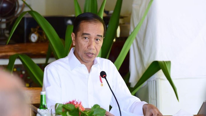 Jokowi Ingatkan Prabowo: Hati-Hati Pakai Anggaran Jokowi Ingatkan Prabowo: Hati-Hati Pakai Anggarani