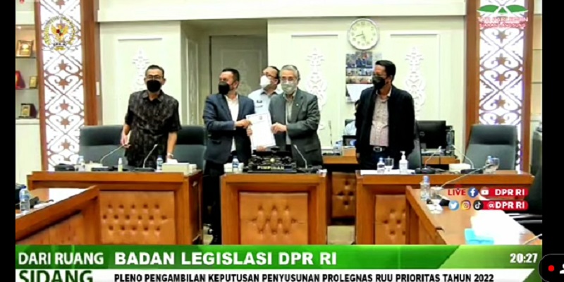 Termasuk Perbaikan UU Cipta Kerja, 40 RUU Disepakati Masuk Prolegnas Prioritas 2022 Termasuk Perbaikan UU Cipta Kerja, 40 RUU Disepakati Masuk Prolegnas Prioritas 2022i