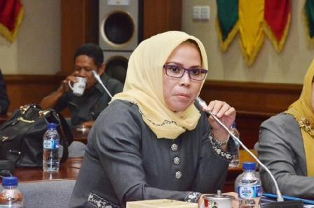 Dewan Minta Pemerintah Transparan agar Masyarakat Teredukasi dan Tak Panik Dewan Minta Pemerintah Transparan agar Masyarakat Teredukasi dan Tak Paniki