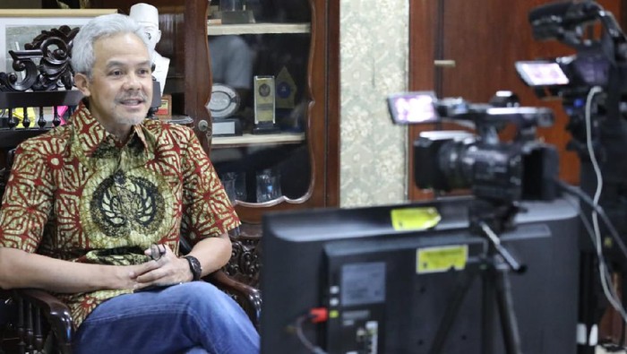 Dipersilakan Nyapres Tanpa PDIP, Maukah Ganjar? Dipersilakan Nyapres Tanpa PDIP, Maukah Ganjar?i