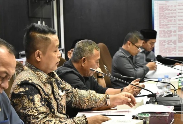 DPMPTSP Kota Pekanbaru Ajukan Anggaran Rp 43 Miliar, Komisi I: Contohlah DPMPTSP Kota Batam DPMPTSP Kota Pekanbaru Ajukan Anggaran Rp 43 Miliar, Komisi I: Contohlah DPMPTSP Kota Batami