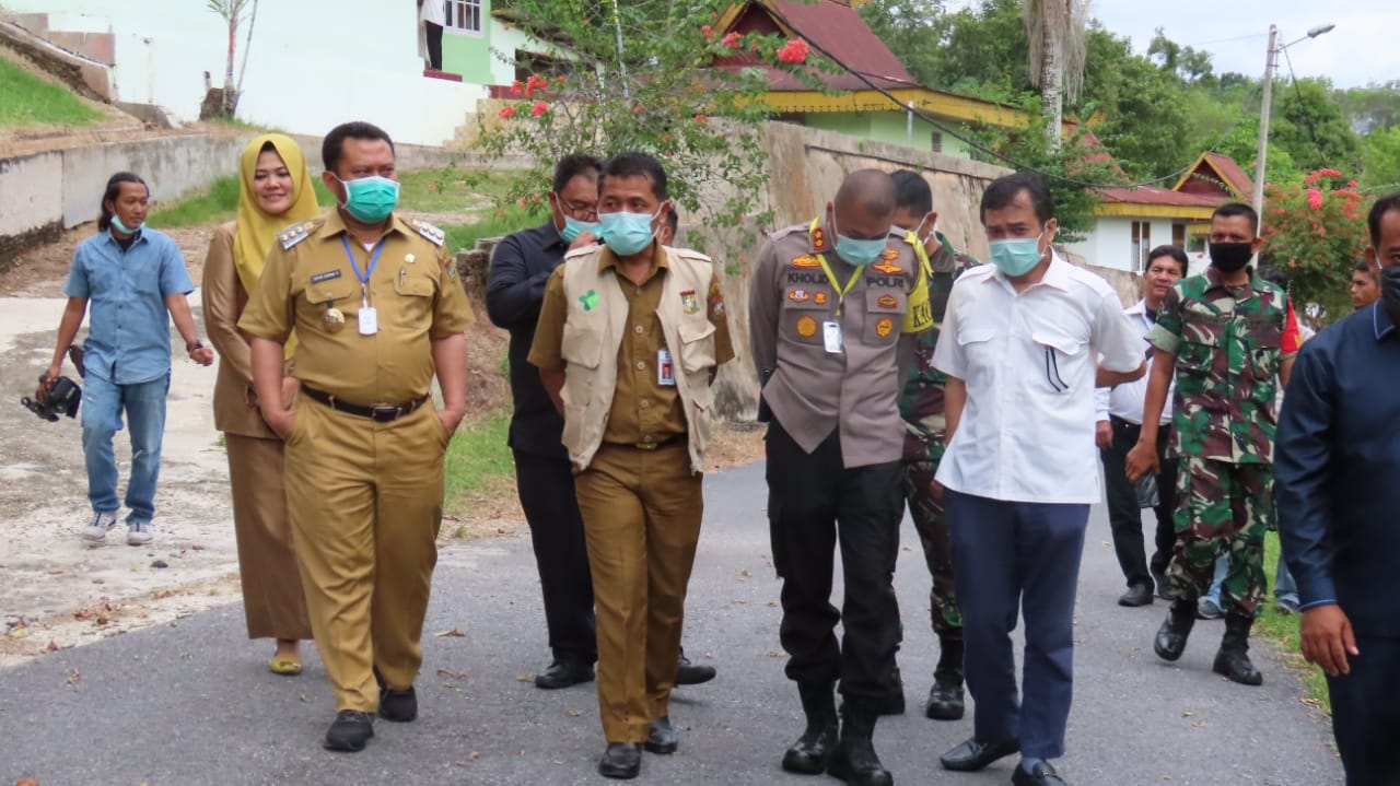 Bupati Tinjau Rencana Lokasi Isolasi di Taman Rekreasi Stanum. Bupati Tinjau Rencana Lokasi Isolasi di Taman Rekreasi Stanum.i