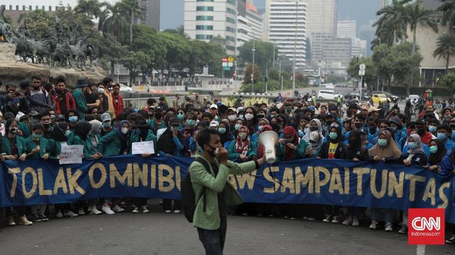 Setahun Jokowi, Ribuan Buruh dan Mahasiswa Bergerak ke Istana