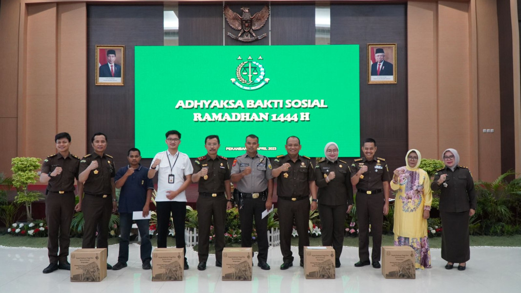 Kejaksaan Tinggi Riau bersama Ikatan Adhyaksa Dharmakarini (IAD) Daerah Riau Gelar Pasar Murah dan Bazar Ramadhan 1444 H Kejaksaan Tinggi Riau bersama Ikatan Adhyaksa Dharmakarini (IAD) Daerah Riau Gelar Pasar Murah dan Bazar Ramadhan 1444 Hi