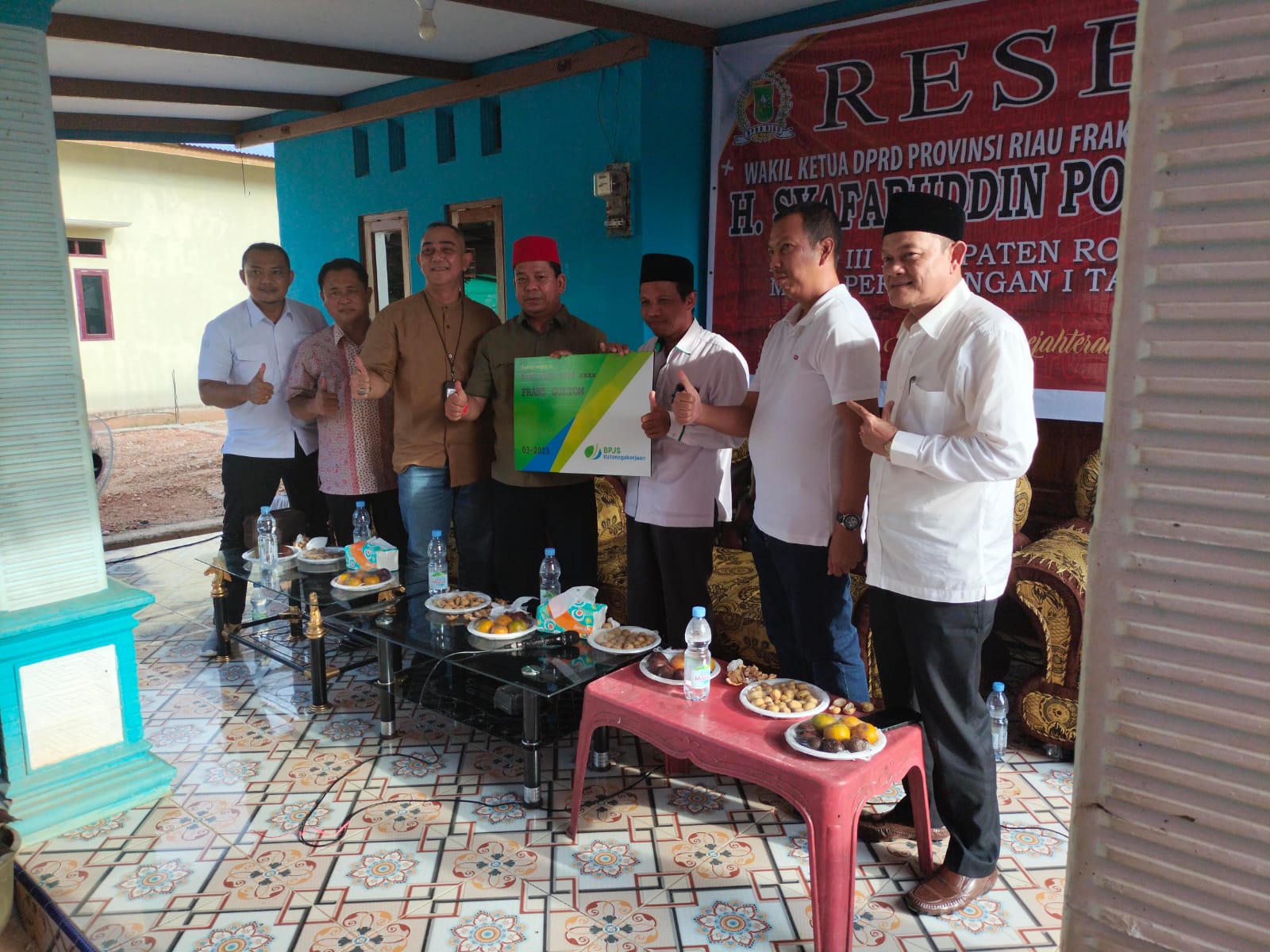 Bersama kepala BPJS ketenagakerjaan Pekanbaru H.Syafaruddin Poti,SH,MM sosialisasikan program BPJS untuk naker extrim Bersama kepala BPJS ketenagakerjaan Pekanbaru H.Syafaruddin Poti,SH,MM sosialisasikan program BPJS untuk naker extrimi