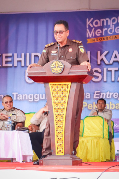 Kepala Seksi Sosial Budaya dan Kemasyarakatan Bidang Intelijen Kejaksaan Tinggi Riau menjadi Narasumber dalam Kegiatan Pengenalan Kehidupan Kampus Bagi Mahasiswa Baru (PKKMB) Universitas Riau Kepala Seksi Sosial Budaya dan Kemasyarakatan Bidang Intelijen Kejaksaan Tinggi Riau menjadi Narasumber dalam Kegiatan Pengenalan Kehidupan Kampus Bagi Mahasiswa Baru (PKKMB) Universitas Riaui