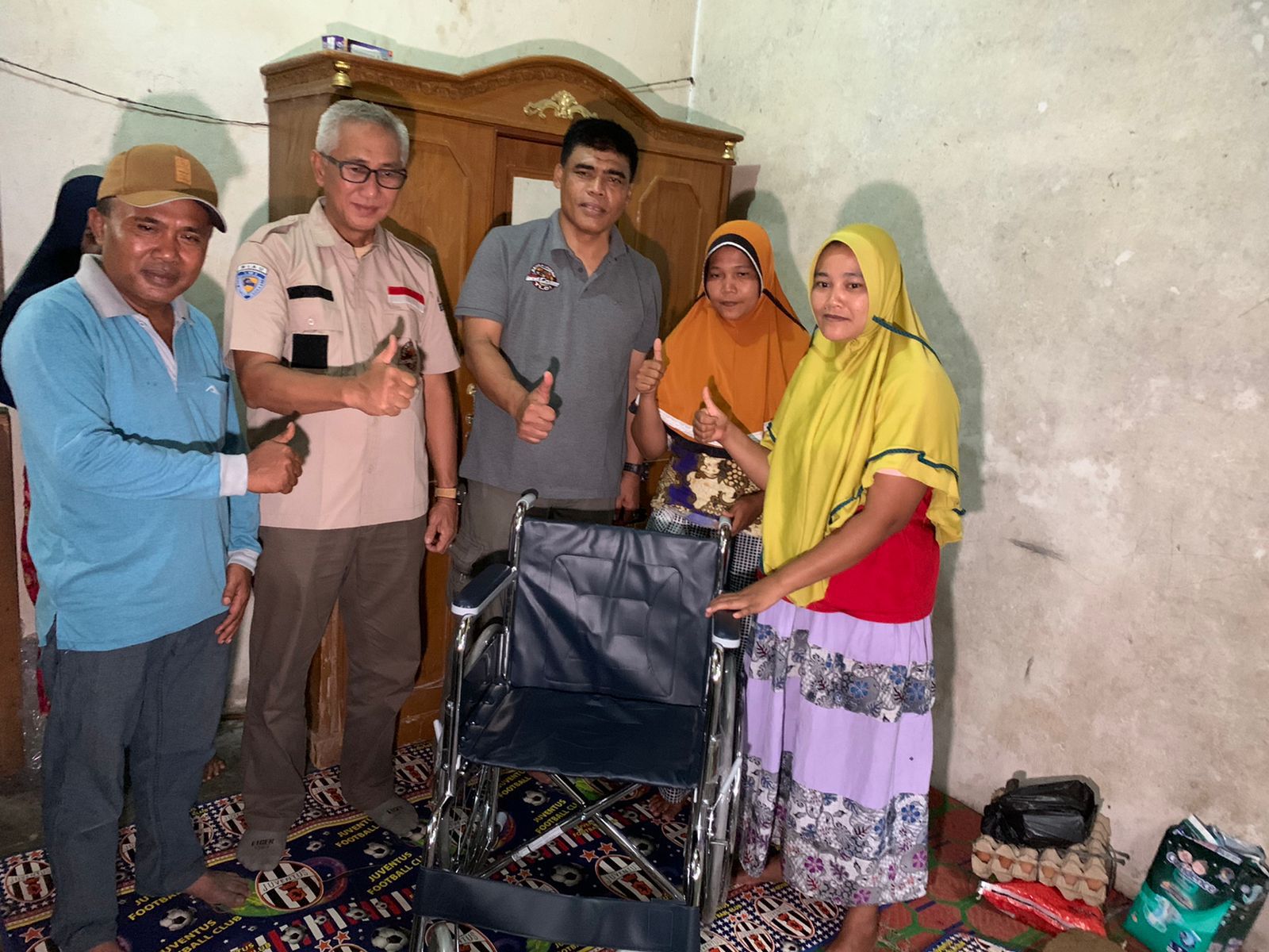 Gelar Bansos di Koto Tuo Kampar, TLCI Chapter#2 Riau Bagikan Sembako dan Kursi Roda. Gelar Bansos di Koto Tuo Kampar, TLCI Chapter#2 Riau Bagikan Sembako dan Kursi Roda.i