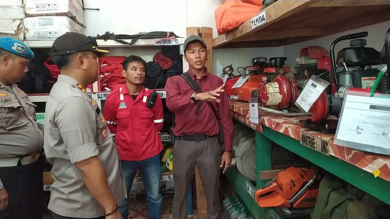 Kapolres Kepulauan Meranti Tinjau Kesiagaan PT SRL Antisipasi Karhutla Kapolres Kepulauan Meranti Tinjau Kesiagaan PT SRL Antisipasi Karhutlai