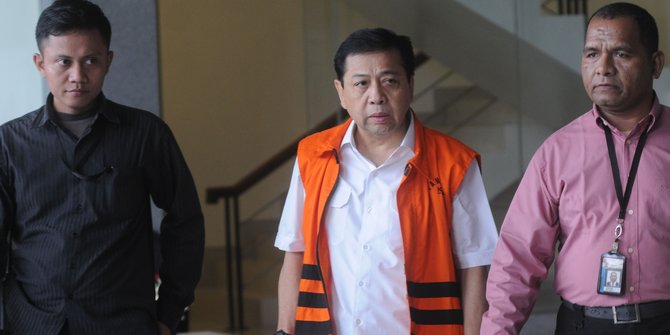 Selain 16 Tahun Kurungan, Setnov juga Dituntut 96 M dan Hak Politik Dicabut Selain 16 Tahun Kurungan, Setnov juga Dituntut 96 M dan Hak Politik Dicabuti
