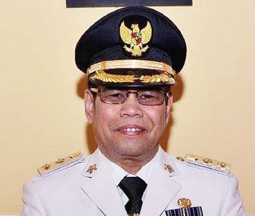 Plt Bupati nonaktif Bengkalis Muhammad Tak Ditangkap Tapi Menyerahkan Diri Plt Bupati nonaktif Bengkalis Muhammad Tak Ditangkap Tapi Menyerahkan Dirii