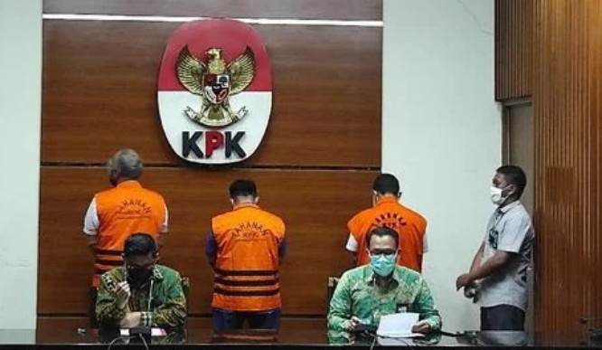 KPK Langsung Ditahan 3 Tersangka Baru Morupsi Proyek Jalan Pemkab Bengkalis KPK Langsung Ditahan 3 Tersangka Baru Morupsi Proyek Jalan Pemkab Bengkalisi