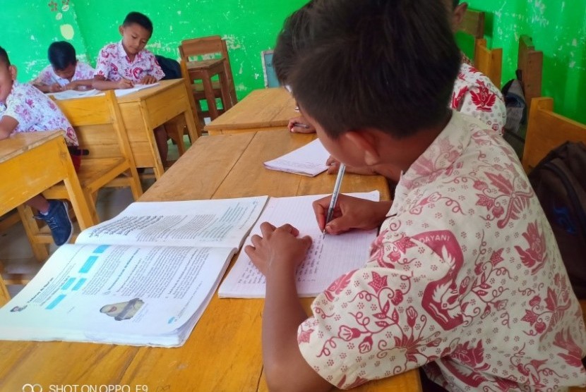 Gagas Merdeka Belajar, Nadiem Diminta Utamakan Guru Gagas Merdeka Belajar, Nadiem Diminta Utamakan Gurui