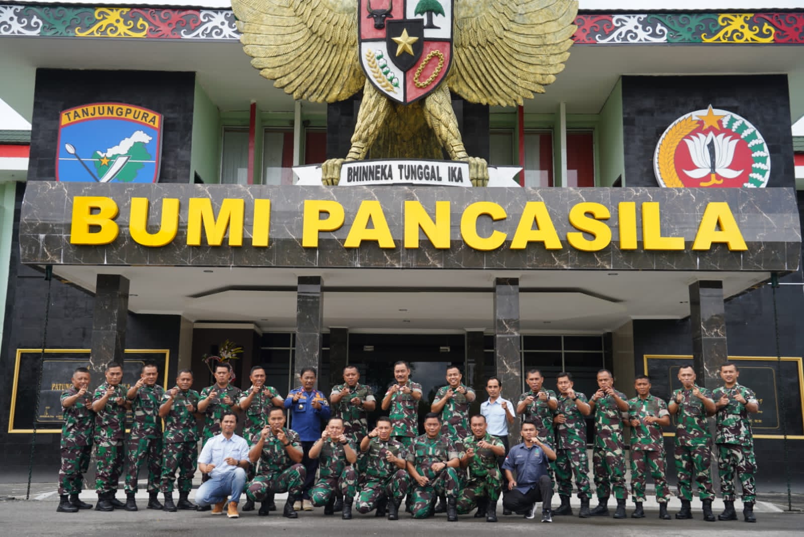 Pangdam XII/Tpr Tutup Secara Resmi Latihan Posko I Korem 102/Pjg Pangdam XII/Tpr Tutup Secara Resmi Latihan Posko I Korem 102/Pjgi