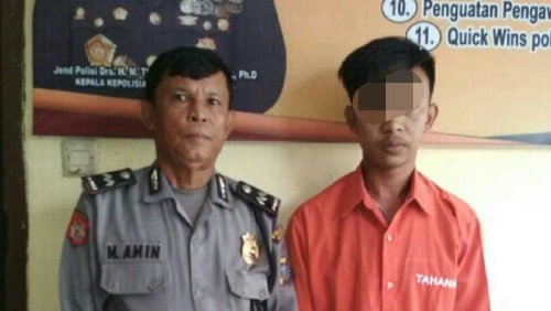 Tiduri Anak Dibawah Umur, Buruh di Kampar ini Digelandang ke Polsek Tiduri Anak Dibawah Umur, Buruh di Kampar ini Digelandang ke Polseki