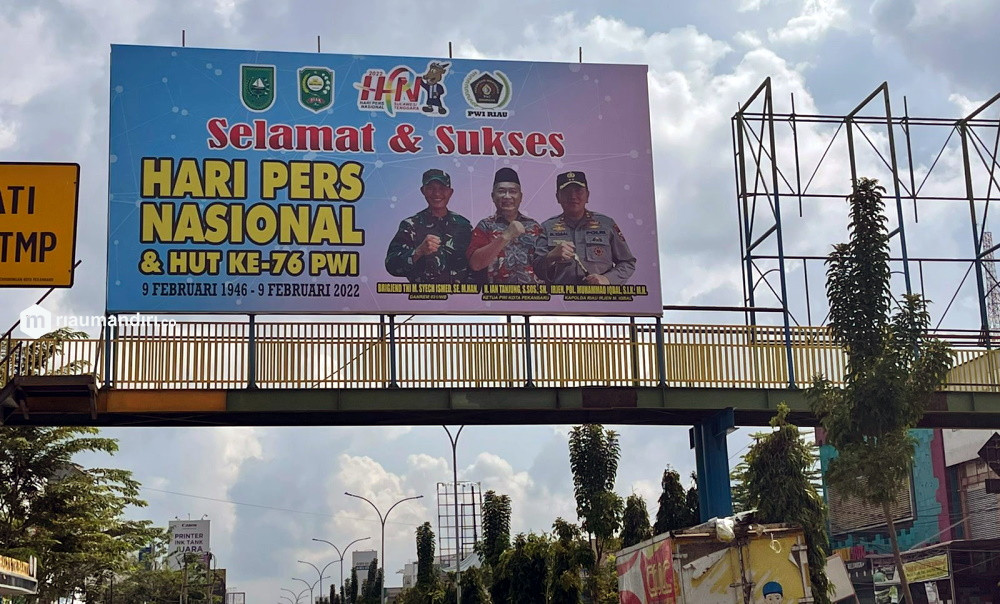 JPO Sudah Terpasang Iklan, Komisi II: Wali Kota Pekanbaru Dikerjai Anak Buahi