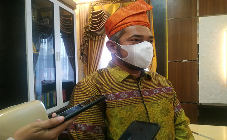 Ketua DPRD Pekanbaru Direkomendasikan BK untuk Dipecat Ketua DPRD Pekanbaru Direkomendasikan BK untuk Dipecati