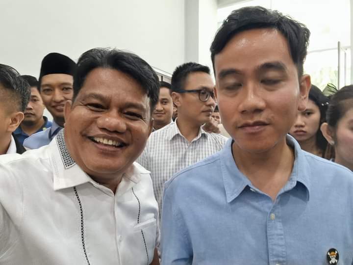 Berani copot Kades pendukung Gibran, bukti Pj Bupati Kampar Hambali tidak takut ke Jokowi Berani copot Kades pendukung Gibran, bukti Pj Bupati Kampar Hambali tidak takut ke Jokowii