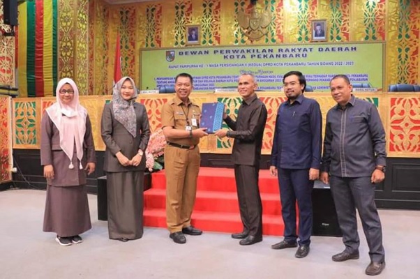 DPRD Kota Pekanbaru Sahkan Perda Penyelenggaraan Administrasi Kependudukan DPRD Kota Pekanbaru Sahkan Perda Penyelenggaraan Administrasi Kependudukani