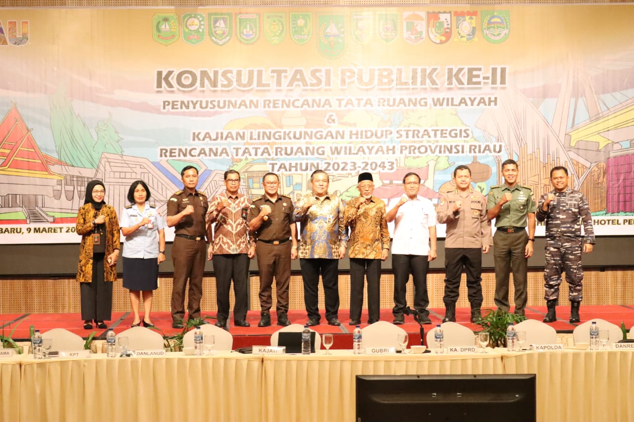 Asisten Intelijen dan Asisten Pidana Khusus Kejaksaan Tinggi Riau hadiri Kegiatan Konsultasi Publik Ke- II Penyusunan RTRW dan KLHS RTRW Provinsi Riau Tahun 2023 - 2043 Asisten Intelijen dan Asisten Pidana Khusus Kejaksaan Tinggi Riau hadiri Kegiatan Konsultasi Publik Ke- II Penyusunan RTRW dan KLHS RTRW Provinsi Riau Tahun 2023 - 2043i