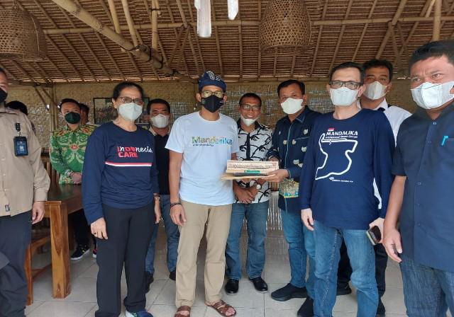 Bertemu Menparekraf di Mandalika, PLT Bupati Kuansing : Kita Bahas Pelaksanaan Pacu Jaluri