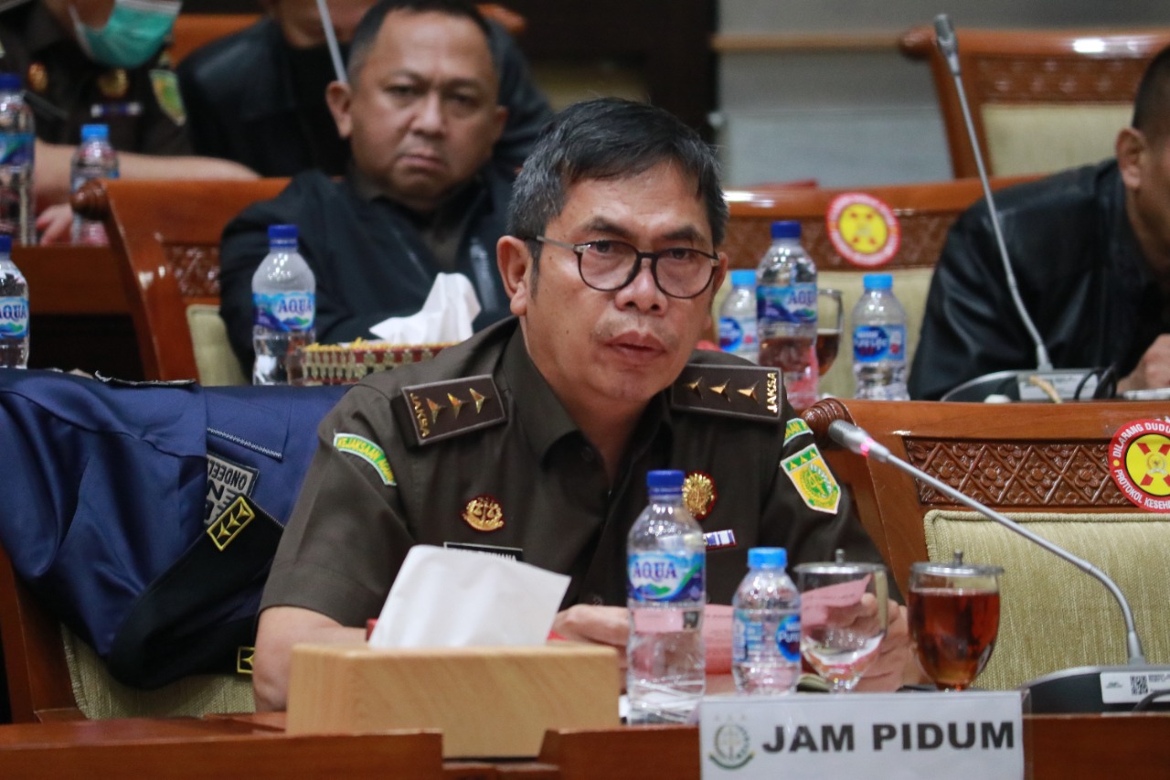 Jaksa Agung Muda Tindak Pidana Umum Menyetujui 2 Pengajuan Penghentian Penuntutan Berdasarkan Restorative Justice Jaksa Agung Muda Tindak Pidana Umum Menyetujui 2 Pengajuan Penghentian Penuntutan Berdasarkan Restorative Justicei