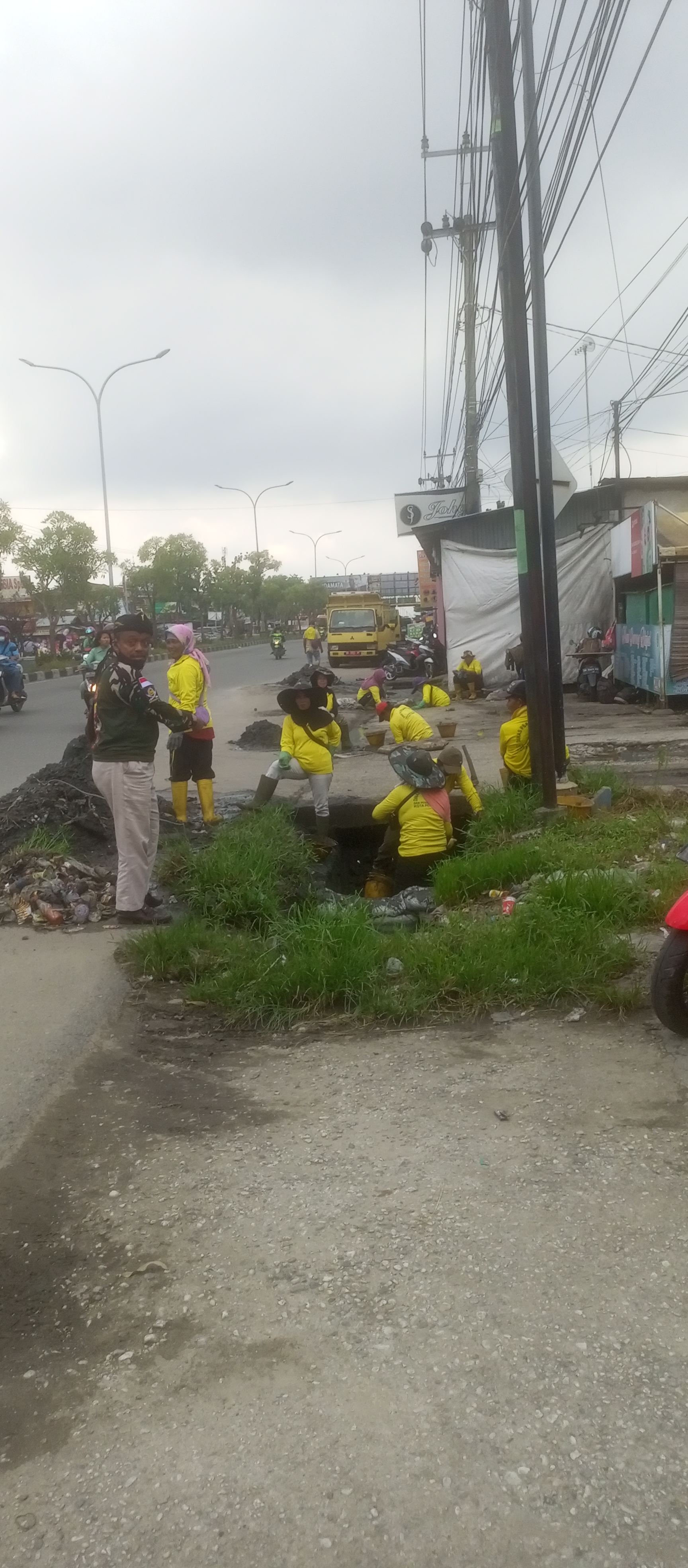 Kesuksesan PJ Walikota Pekanbaru Menuntaskan Banjir Mulai Terlihat. Kesuksesan PJ Walikota Pekanbaru Menuntaskan Banjir Mulai Terlihat.i