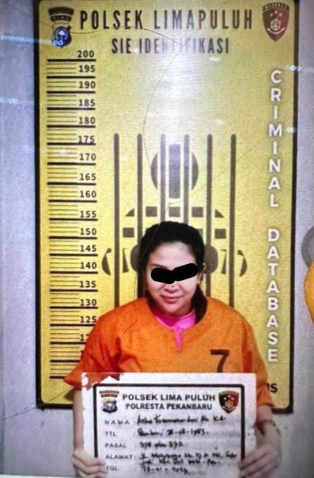 Bujuk Rayuan Modus Arisan, Warga Pekanbaru di Tahan Polisi Bujuk Rayuan Modus Arisan, Warga Pekanbaru di Tahan Polisii