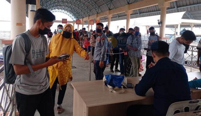Penumpang Keluar Masuk Bengkalis Wajib Perlihatkan Hasil Rapid Antigen Covid-19 Penumpang Keluar Masuk Bengkalis Wajib Perlihatkan Hasil Rapid Antigen Covid-19i