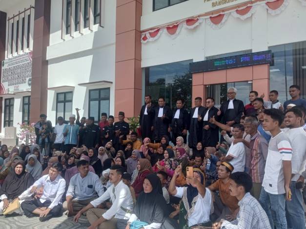 Ambisi ketua APDESI Riau Abdul Rahman Chan mau memenjarakan warganya mendapat kecaman dari DPR RI Ambisi ketua APDESI Riau Abdul Rahman Chan mau memenjarakan warganya mendapat kecaman dari DPR RIi