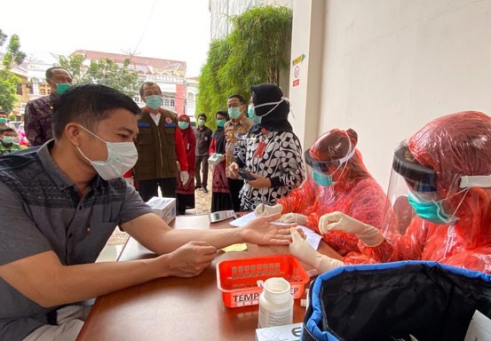 Gubri Syamsuar Pantau Rapid Test Covid-19 di Pekanbaru Gubri Syamsuar Pantau Rapid Test Covid-19 di Pekanbarui