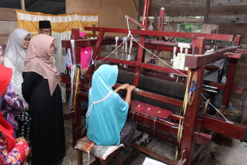 Dekranasda Siak Akan Berikan Bantuan Pinjaman Alat Tenun Dekranasda Siak Akan Berikan Bantuan Pinjaman Alat Tenuni