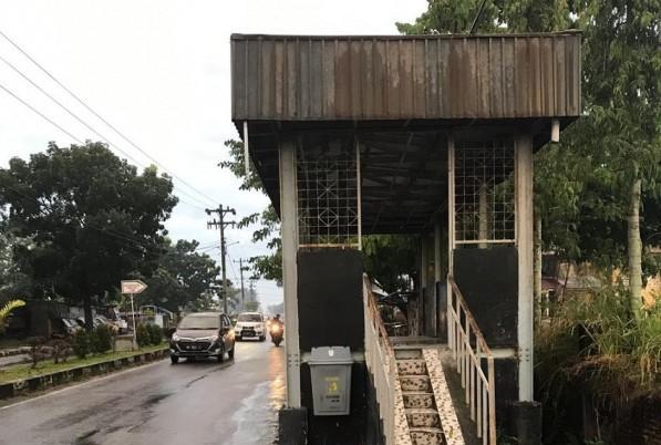 Sering Makan Korban, Warga Pandau Jaya Minta Halte TMP di Depan Kantor Desa Digeser Sering Makan Korban, Warga Pandau Jaya Minta Halte TMP di Depan Kantor Desa Digeseri