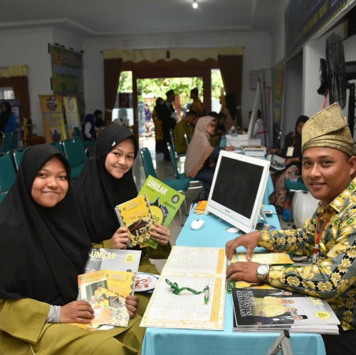 Unilak Pekanbaru Mulai Buka Pendaftaran Mahasiswa, Khusus Hafiz Quran Dapat Full Beasiswa Unilak Pekanbaru Mulai Buka Pendaftaran Mahasiswa, Khusus Hafiz Quran Dapat Full Beasiswai