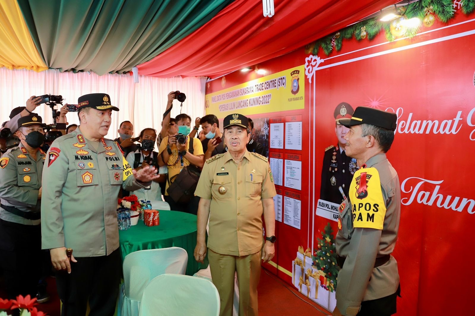 Gubernur Riau, Kapolda Riau dan DANREM 031 Wirabima Tinjau Keamanan NATARU dipastikan Aman. Gubernur Riau, Kapolda Riau dan DANREM 031 Wirabima Tinjau Keamanan NATARU dipastikan Aman.i