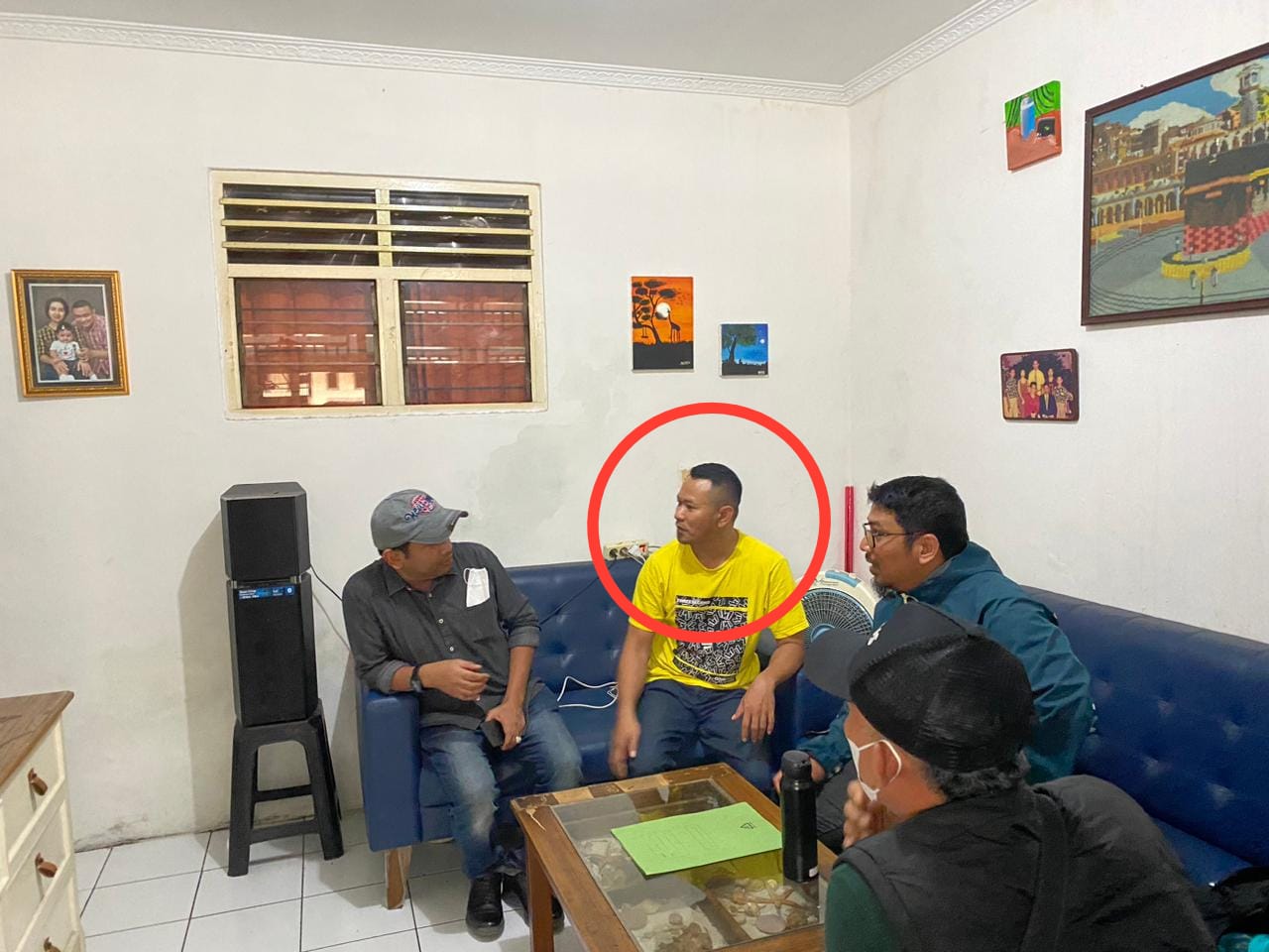 Tim Tabur Kejaksaan Agung Berhasil Mengamankan Tersangka R Tim Tabur Kejaksaan Agung Berhasil Mengamankan Tersangka Ri
