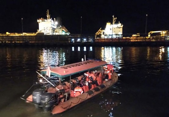 Pompong Pembawa TKI Tenggelam di Perairan Tanjung Medang, Pompong Pembawa TKI Tenggelam di Perairan Tanjung Medang,i