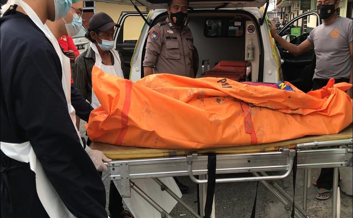 Mayat Wanita Hamil Ditemukan Terkubur Dalam Septic Tank di Desa Karya Indah Mayat Wanita Hamil Ditemukan Terkubur Dalam Septic Tank di Desa Karya Indahi
