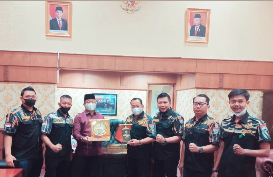 Silaturahmi PEKAT IB ke DPRD Riau, ini Pesan Syafaruddin Poti Silaturahmi PEKAT IB ke DPRD Riau, ini Pesan Syafaruddin Potii