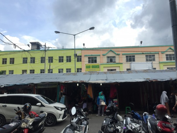 Pemko Pekanbaru Belum Bisa Pastikan Hari Ini Pedagang Pindah Ke Dalam STC Pemko Pekanbaru Belum Bisa Pastikan Hari Ini Pedagang Pindah Ke Dalam STCi