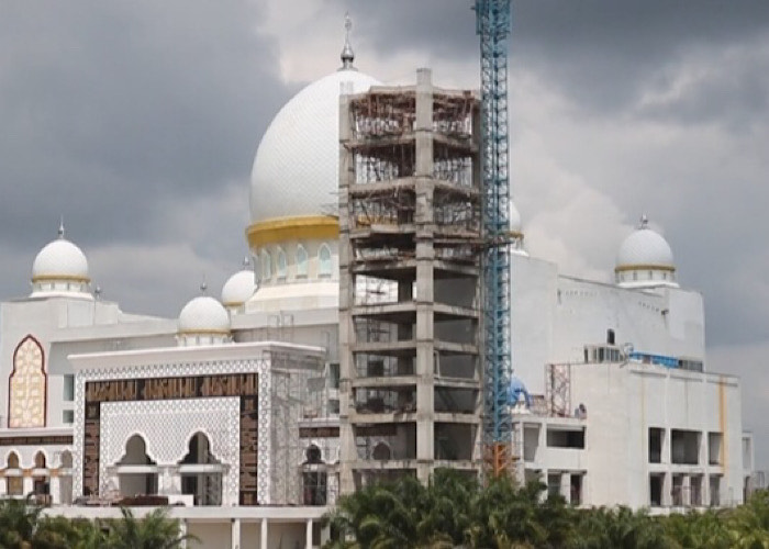 Terjadi Penurunan Konstruksi, Pembangunan Menara Masjid Raya Riau Dihentikan Terjadi Penurunan Konstruksi, Pembangunan Menara Masjid Raya Riau Dihentikani