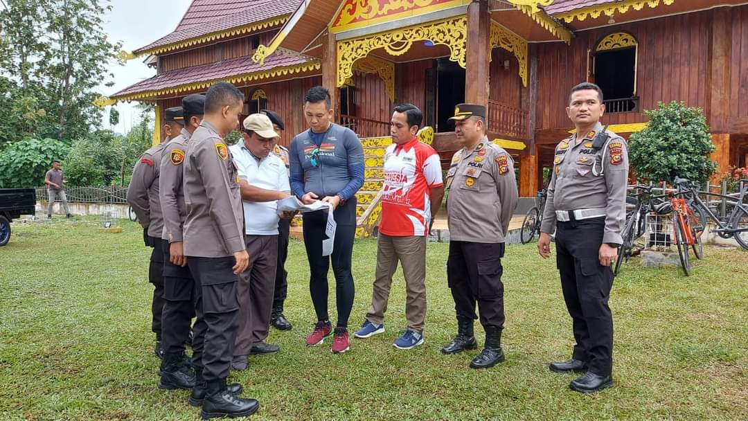 Irwasda Polda Riau Menguji Lintasan untuk Kegiatan Tour The Muara Takus Kampa. Irwasda Polda Riau Menguji Lintasan untuk Kegiatan Tour The Muara Takus Kampa.i