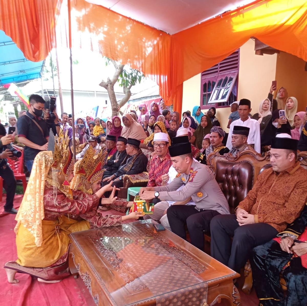 Kapolres Kampar Diwakili Kapolsek Tambang Hadiri Penobatan Datuok Jalo Gaghang Kapolres Kampar Diwakili Kapolsek Tambang Hadiri Penobatan Datuok Jalo Gaghangi