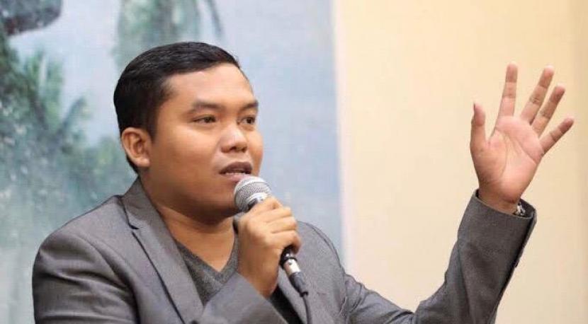 Pengamat Prediksi Ada Tiga Poros Koalisi di Pilpres 2024 Pengamat Prediksi Ada Tiga Poros Koalisi di Pilpres 2024i