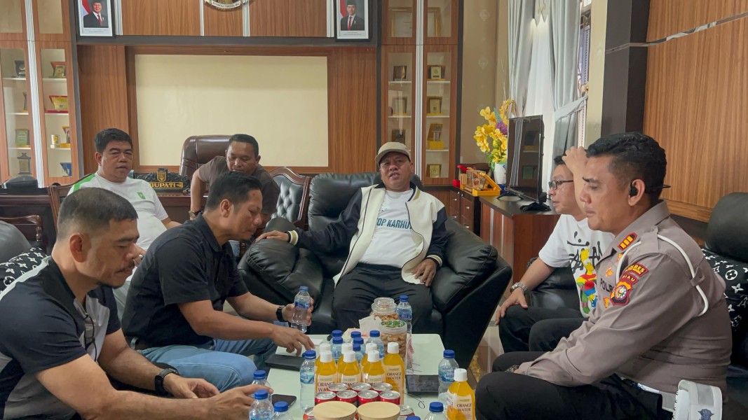 BUPATI KUANSING SELAMAT DARI KECELAKAAN LALU LINTAS DI DESA JAKE BUPATI KUANSING SELAMAT DARI KECELAKAAN LALU LINTAS DI DESA JAKEi
