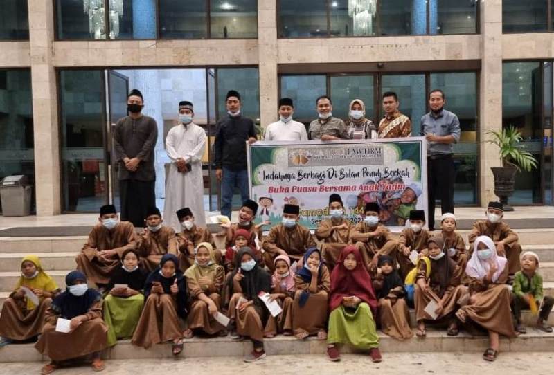 Kantor Hukum TA & RHP Law Firm Gelar Buka Bersama dan Berbagi Dengan Anak Yatim Kantor Hukum TA & RHP Law Firm Gelar Buka Bersama dan Berbagi Dengan Anak Yatimi