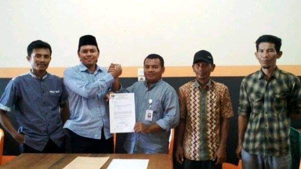 KNPI Surati Komisi I DPRD Kampar Terkait Mandeknya Pemekaran Sejumlah Desa KNPI Surati Komisi I DPRD Kampar Terkait Mandeknya Pemekaran Sejumlah Desa i