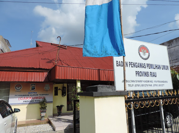 Kandidat Calon Kepala Daerah di Riau Terpantau Kampanye Bansos Kandidat Calon Kepala Daerah di Riau Terpantau Kampanye Bansosi
