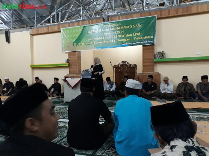 Isra Mi'raj Mesjid Nurul Iman Dihadiri Anggota Dewan Kota Pekanbarui